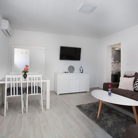 Serious Job Apartment ドゥブロブニク エクステリア 写真