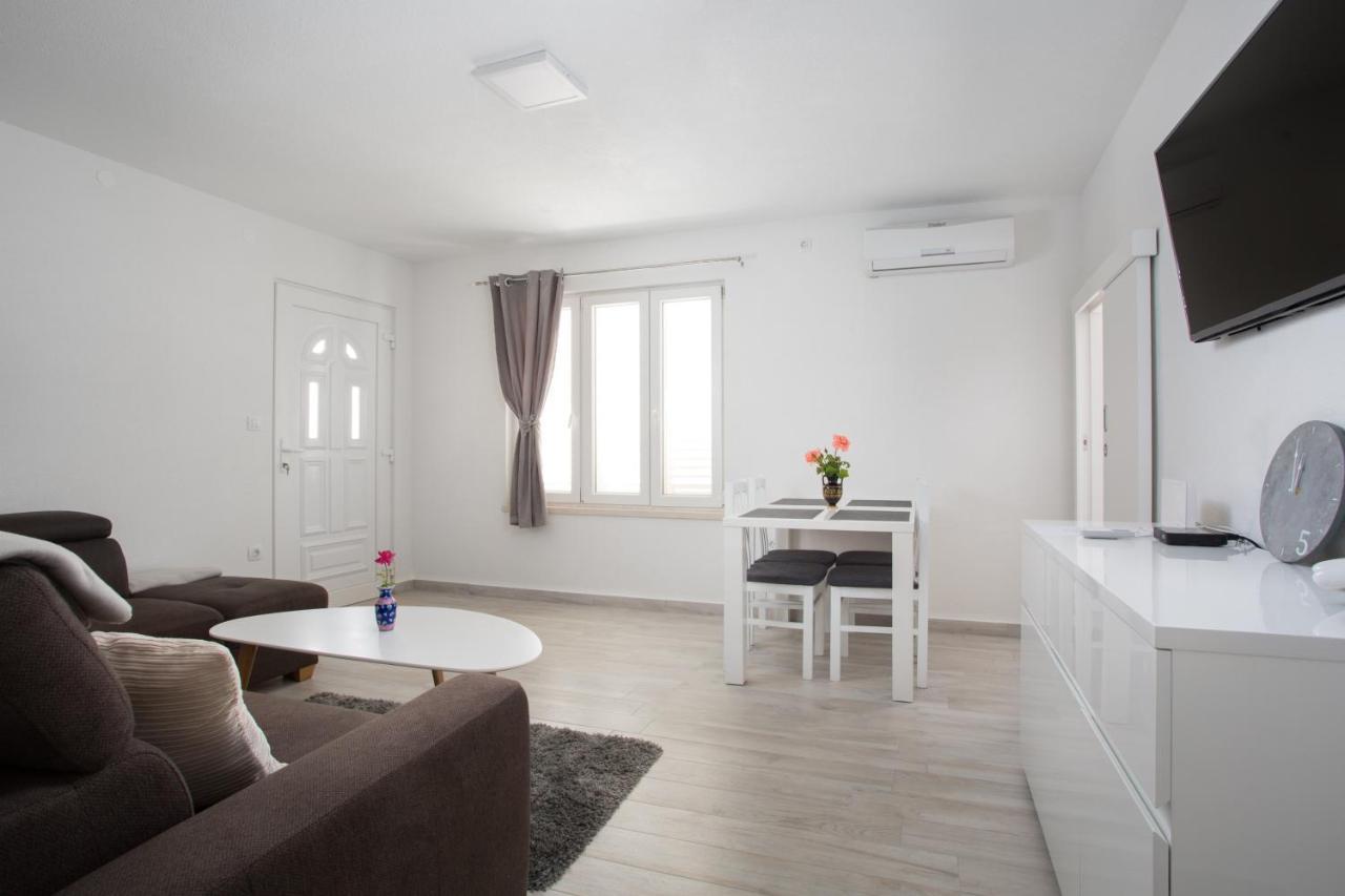 Serious Job Apartment ドゥブロブニク エクステリア 写真